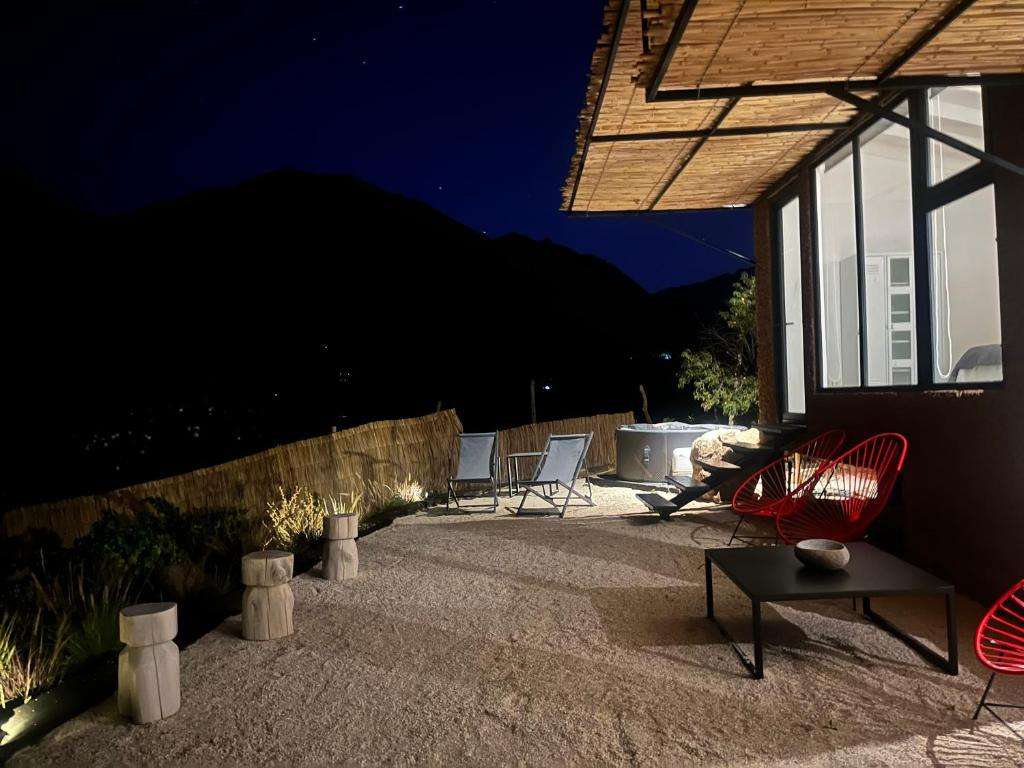 Estudio Cama Extra Grande